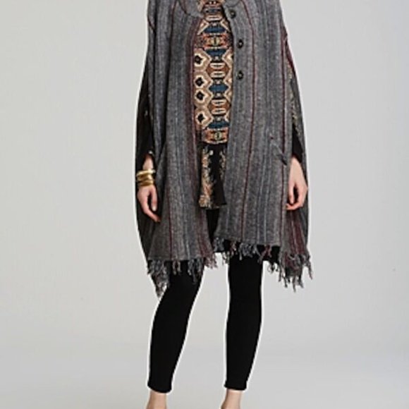 Free People β’ Fringe Boho WOOL Blend Poncho Sweater Duster Wrap Coat M-L - Picture 9 of 12
